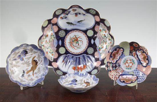 Four Japanese Imari scalloped dishes by Fukagawa, early 20th century, 14cm - 28.5cm.